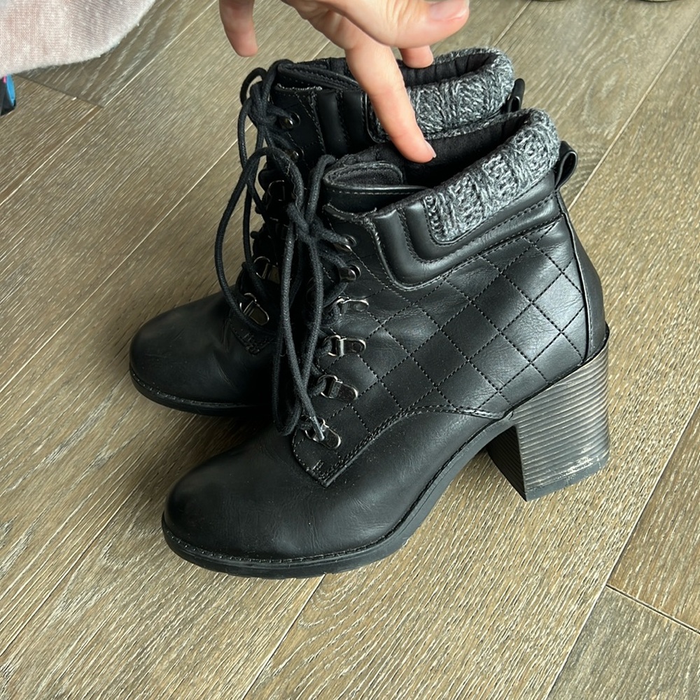 MIA Teddy Boots size 7.5